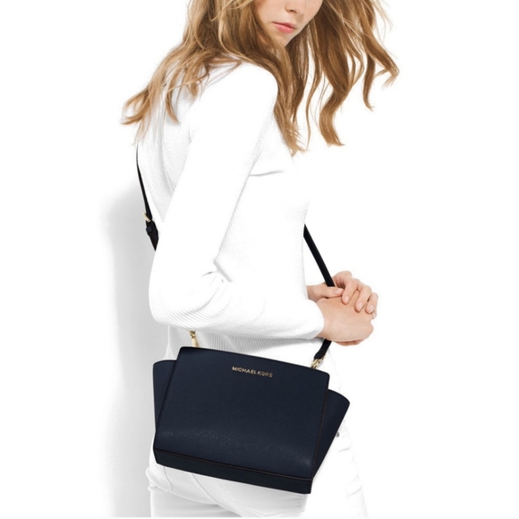MICHAEL Michael Kors Handbags - 🌟 Michael Michael Kors Selma Medium Messenger Bag